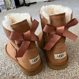 UGG mini Bailey bow ll